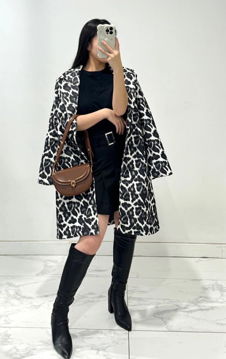 Abrigo con estampado de leopardo - Imagen 1
