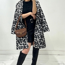 Abrigo con estampado de leopardo - Imagen 1